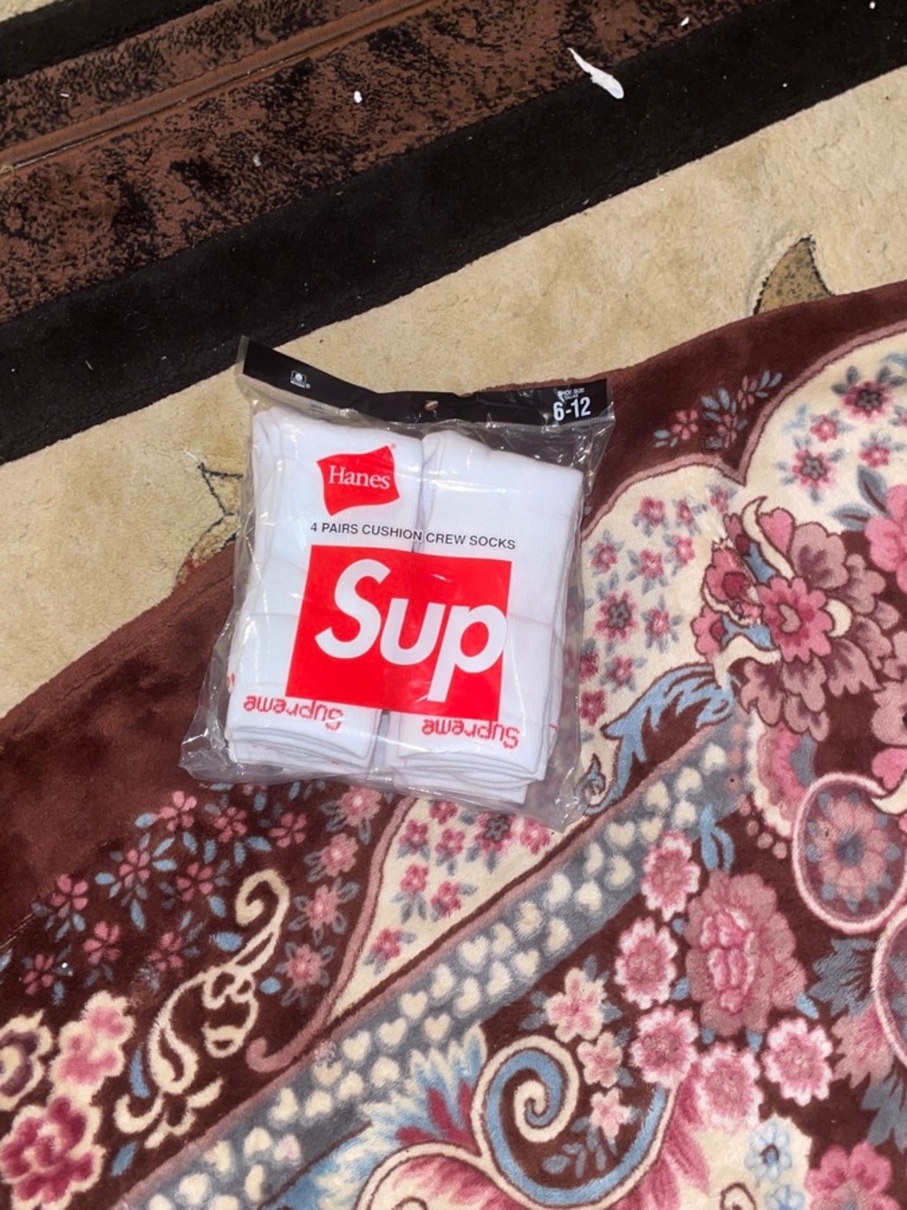 Supreme socks